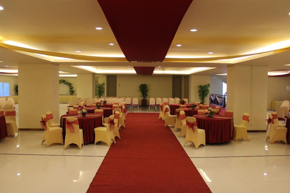 Grand Asia Hotel Makassar Eksteriør billede