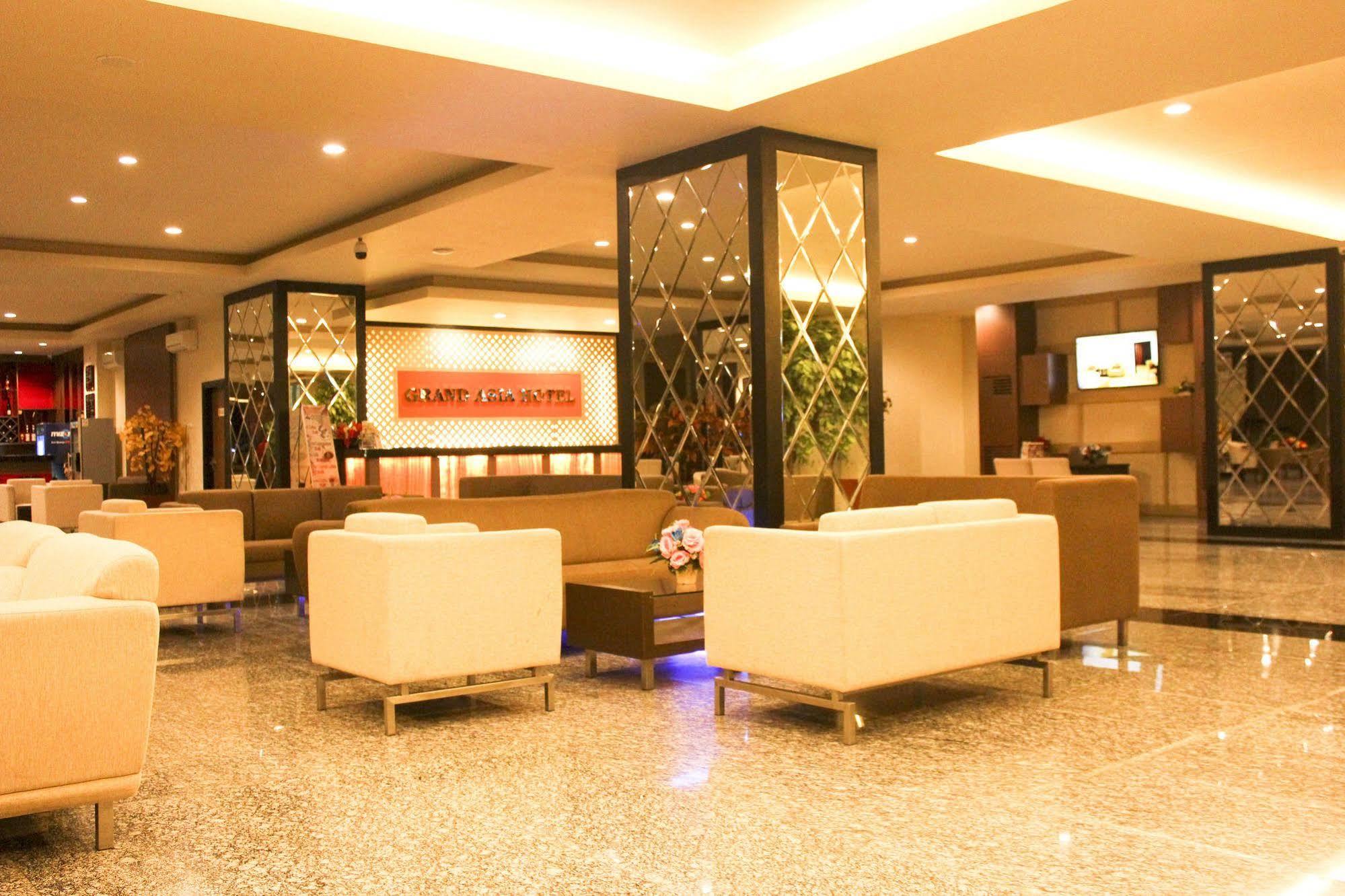 Grand Asia Hotel Makassar Eksteriør billede