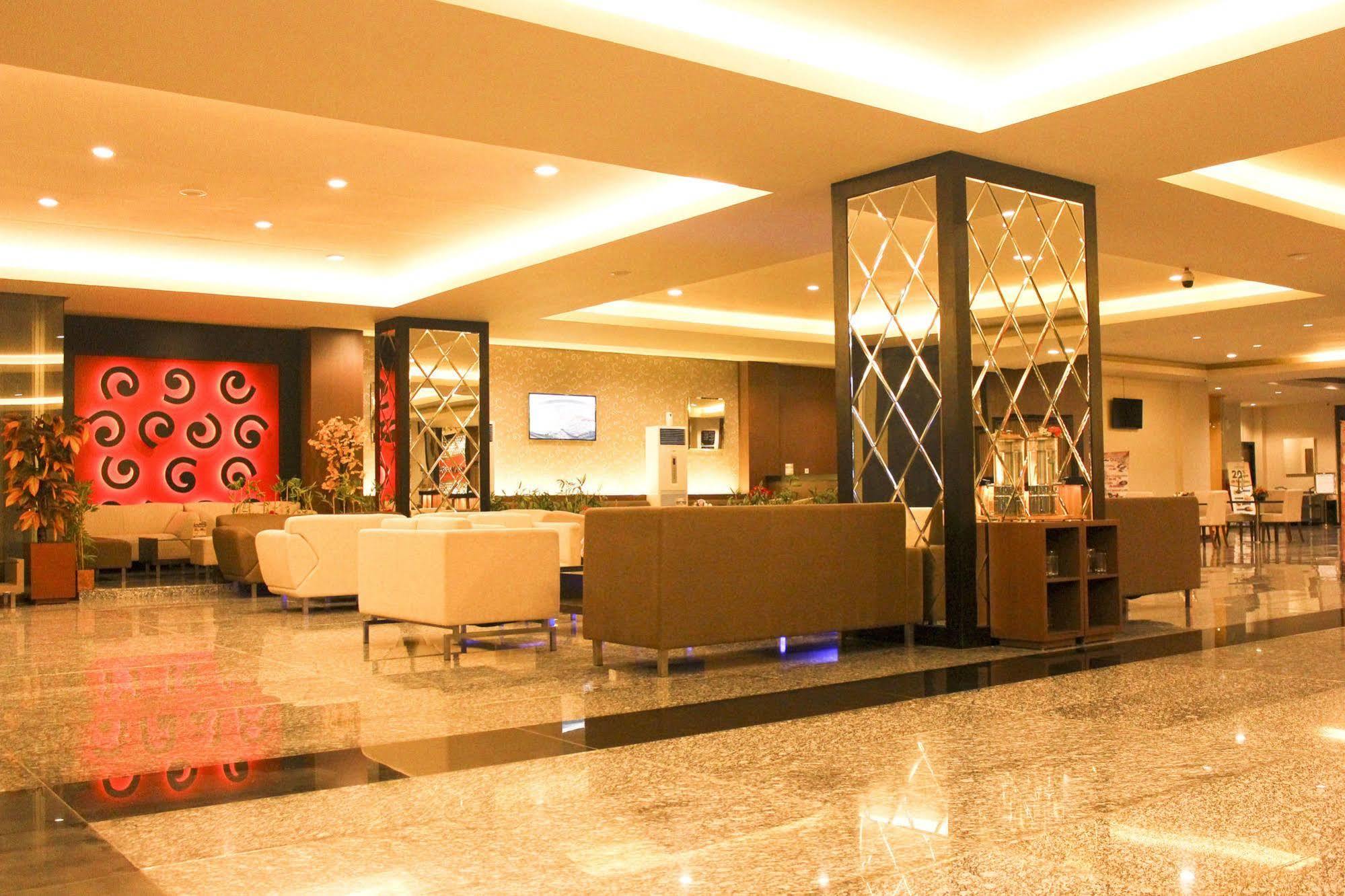 Grand Asia Hotel Makassar Eksteriør billede