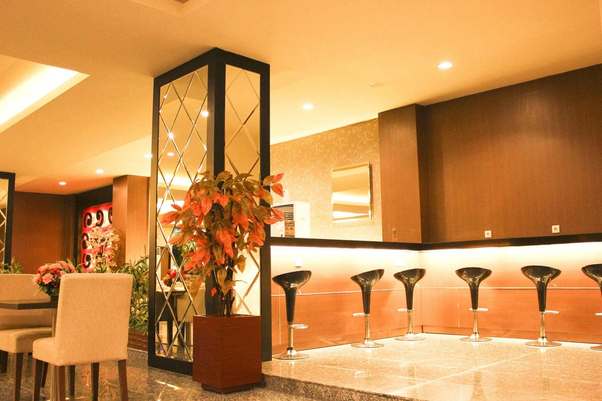 Grand Asia Hotel Makassar Eksteriør billede
